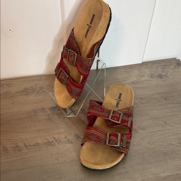 Minnetonka Red and Brown Woven pattern with double Buckle Sandals - 8 - Picture 3 of 9